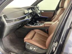 2020 BMW X7 For Sale in Kenya full
