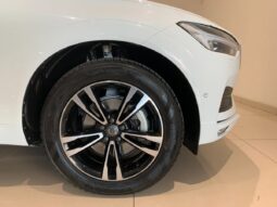 2020 Volvo XC60 D4 Momentum full
