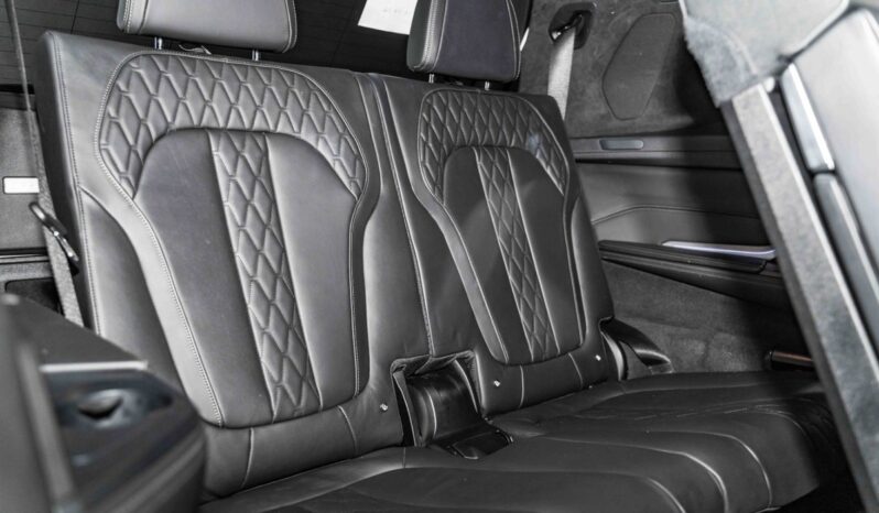 2020 BMW X7 For Sale in Kenya full