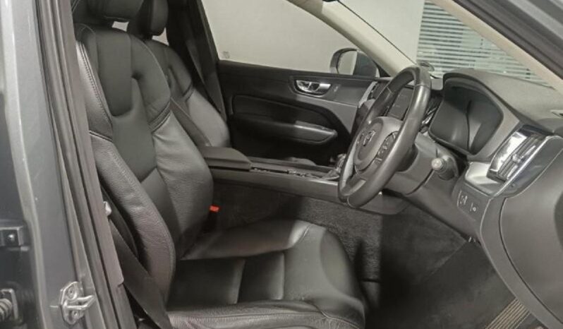 2020 Volvo XC60 T5 Momentum full