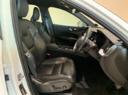 2020 Volvo XC60 D4 Momentum full