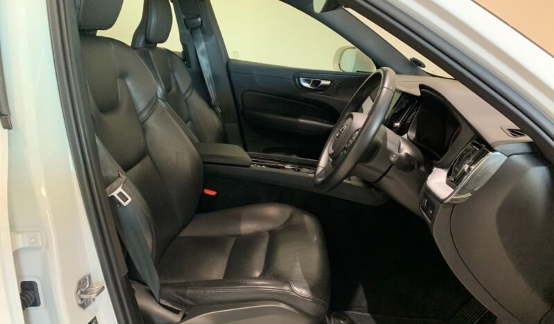 2020 Volvo XC60 D4 Momentum full