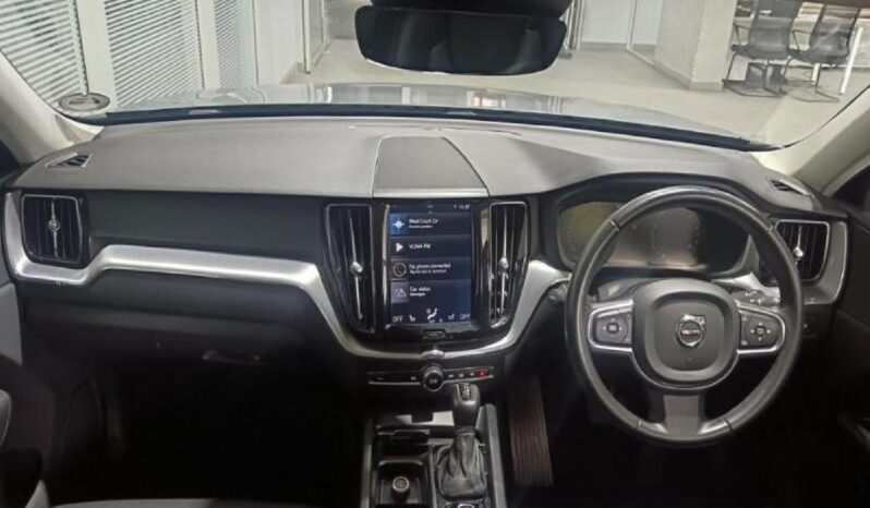 2020 Volvo XC60 T5 Momentum full