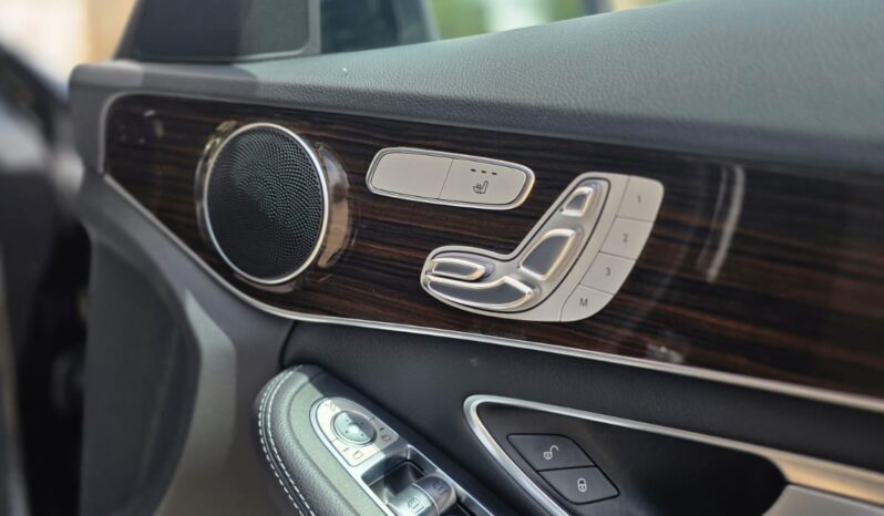Mercedes-Benz C200 For Sale in Kenya full