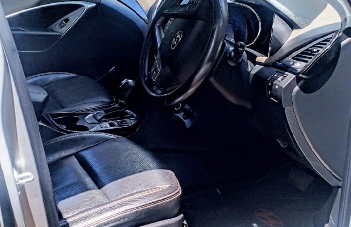 2014 Hyundai Santa Fe For Sale in Kenya full