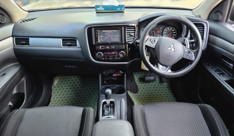 2016 Mitsubishi Outlander For Sale in Kenya full